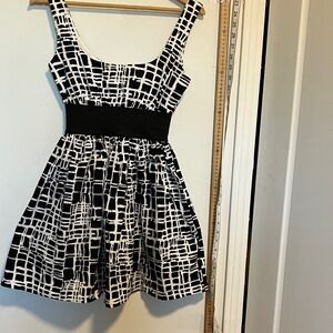 Chic Black and White Women's Mini Dress